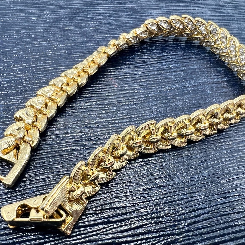 Vintage leafy gold tone rhinestone bracelet estate costume jewelry 7” - Picture 13 of 14